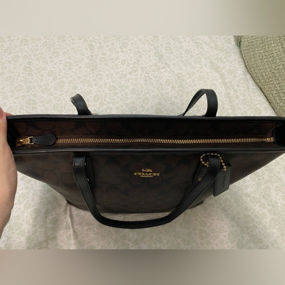 Coach City Zip Tote | Brown & Black Signature Canvas | Leather Trim | GUC - Picture 13 of 13